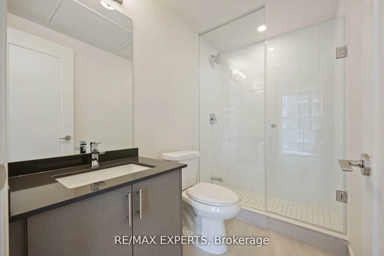 8960, Jane, Vellore Village, Vaughan