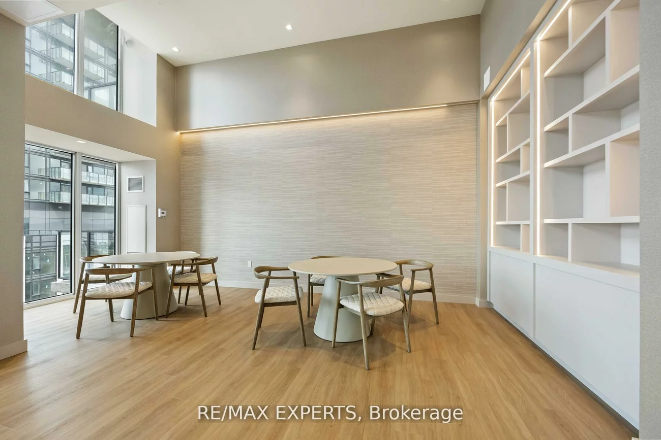 8960, Jane, Vellore Village, Vaughan