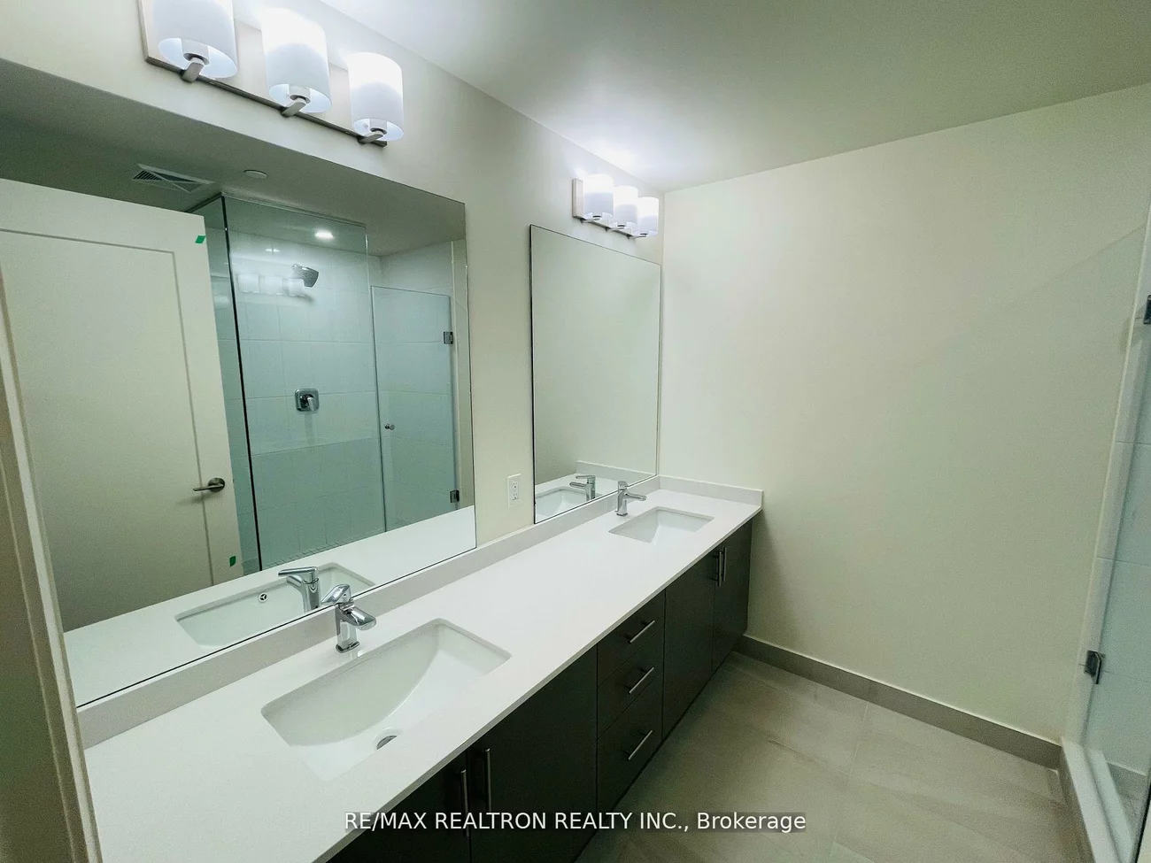 8960, Jane, Vellore Village, Vaughan