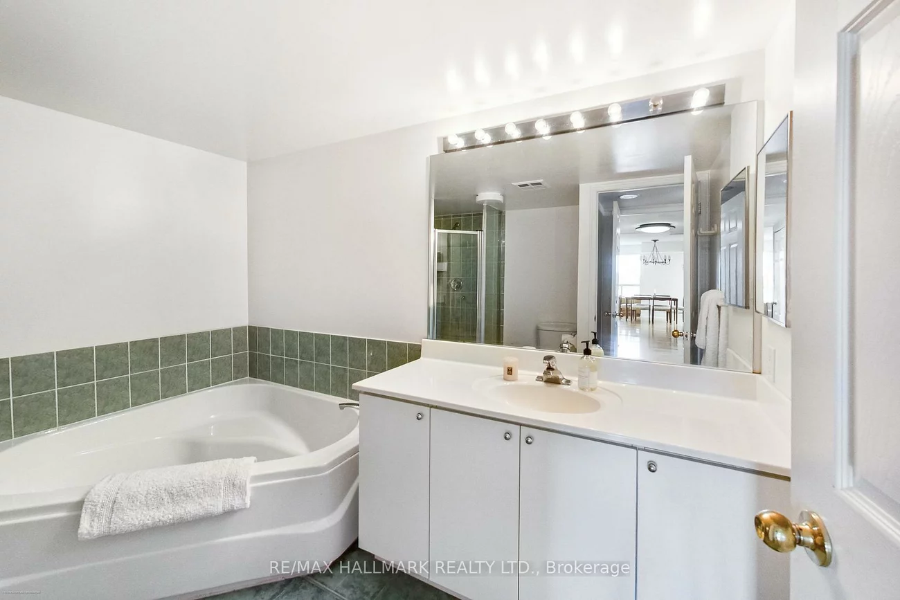 5, Emerald, Crestwood-Springfarm-Yorkhill, Vaughan