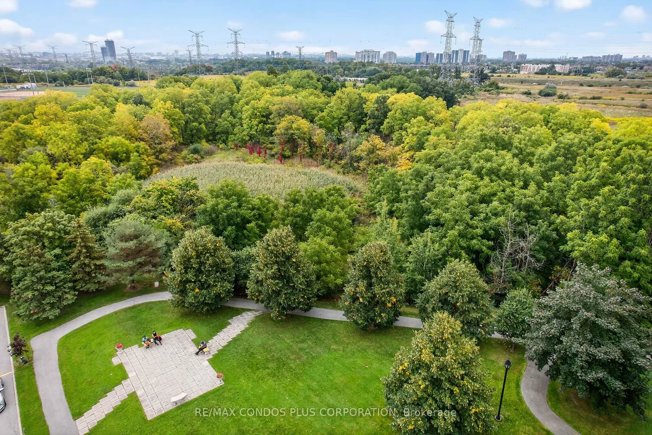 7373, MARTIN GROVE, Vaughan Grove, Vaughan