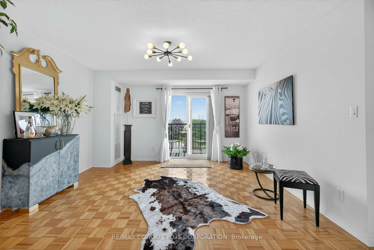 7373, MARTIN GROVE, Vaughan Grove, Vaughan