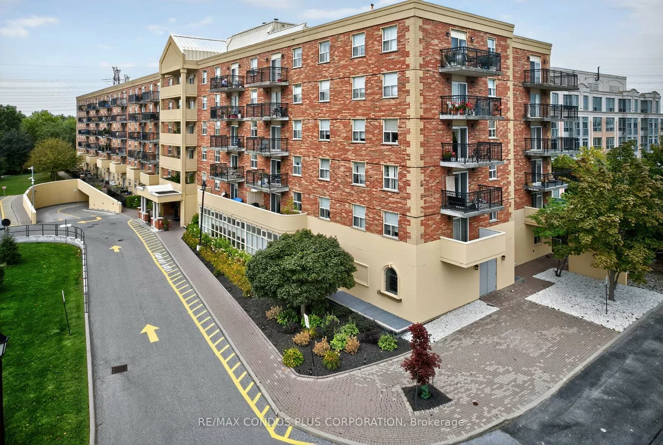 7373, MARTIN GROVE, Vaughan Grove, Vaughan