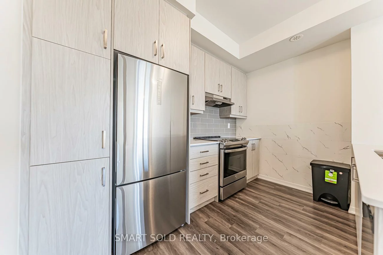 140, Honeycrisp, Vaughan Corporate Centre, Vaughan