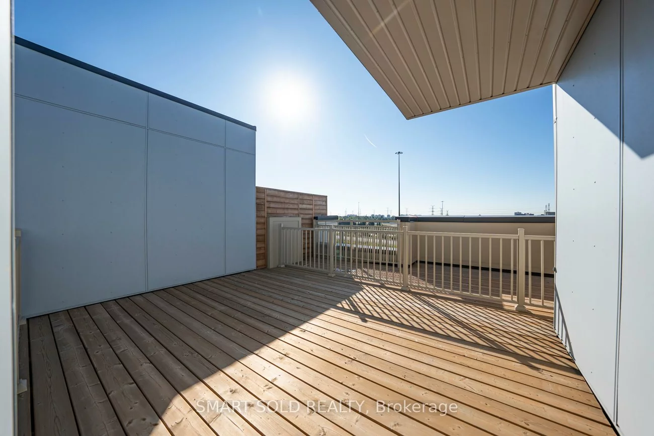 140, Honeycrisp, Vaughan Corporate Centre, Vaughan