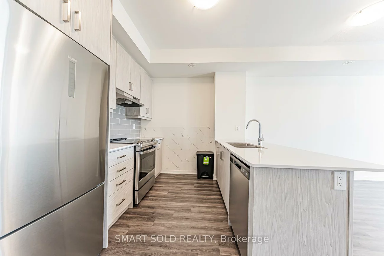 140, Honeycrisp, Vaughan Corporate Centre, Vaughan