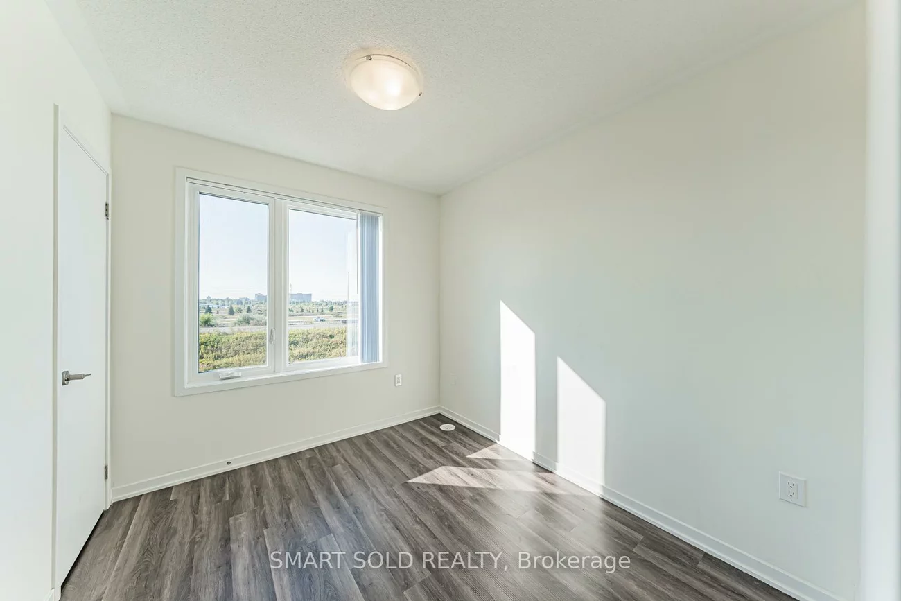 140, Honeycrisp, Vaughan Corporate Centre, Vaughan