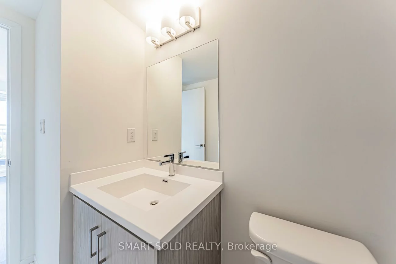 140, Honeycrisp, Vaughan Corporate Centre, Vaughan