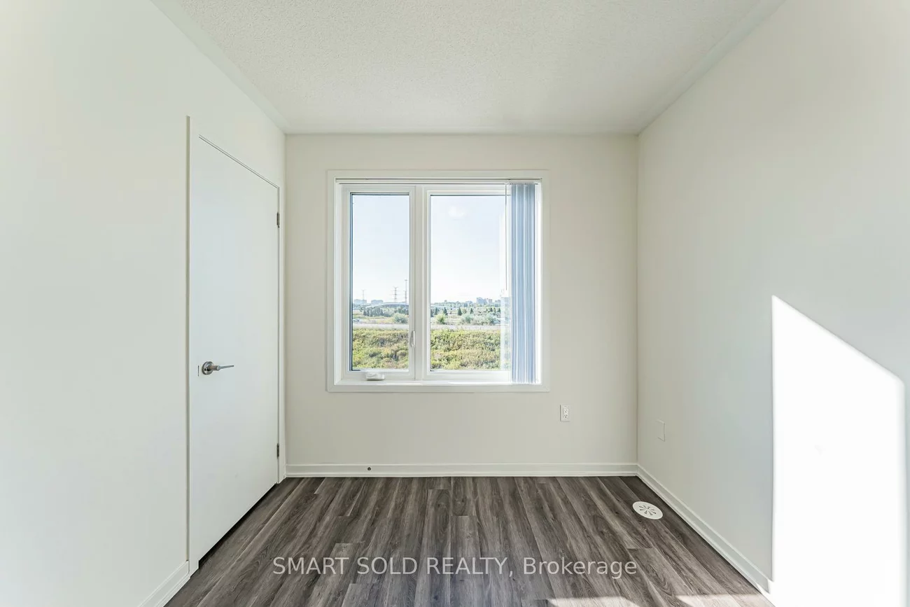 140, Honeycrisp, Vaughan Corporate Centre, Vaughan