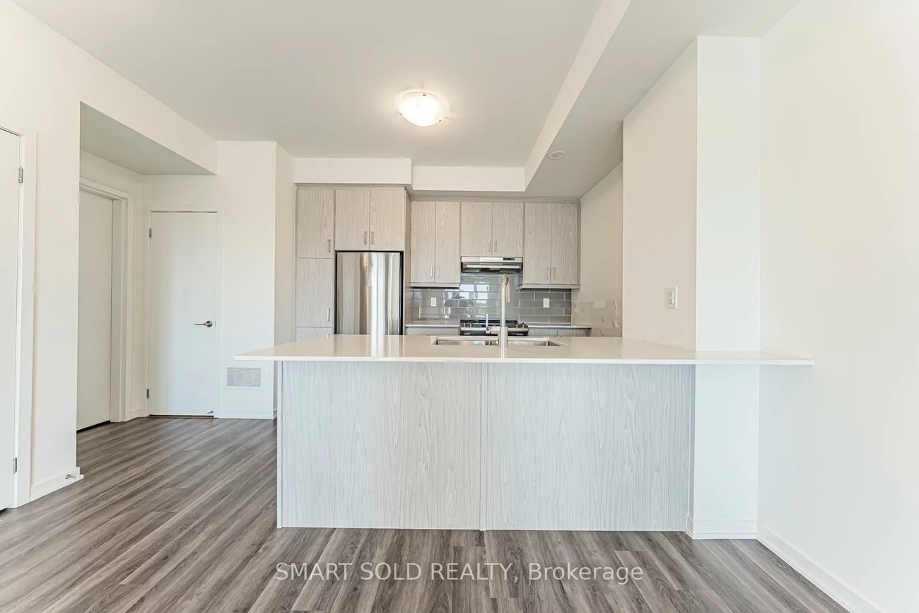 140, Honeycrisp, Vaughan Corporate Centre, Vaughan