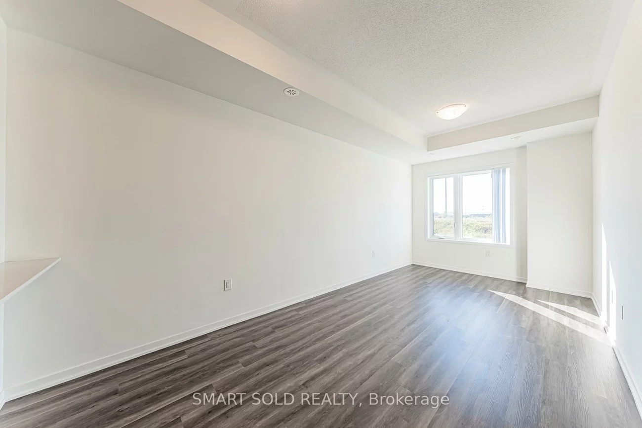 140, Honeycrisp, Vaughan Corporate Centre, Vaughan