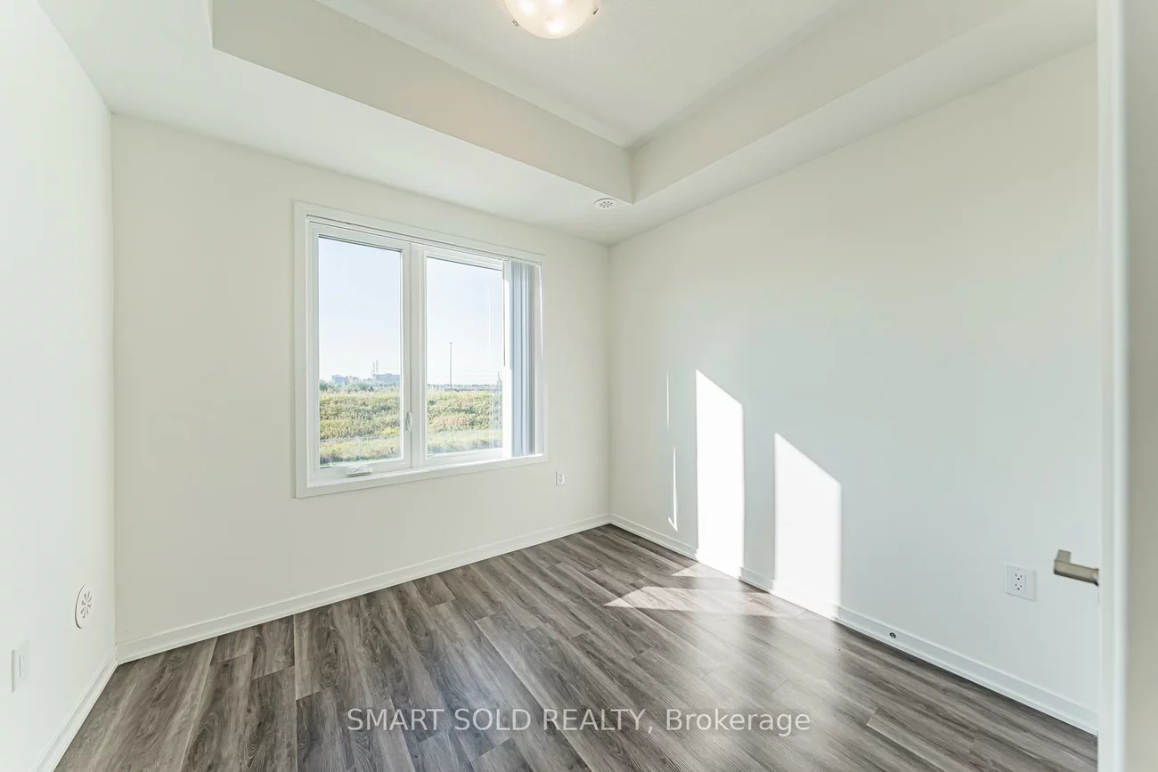 140, Honeycrisp, Vaughan Corporate Centre, Vaughan