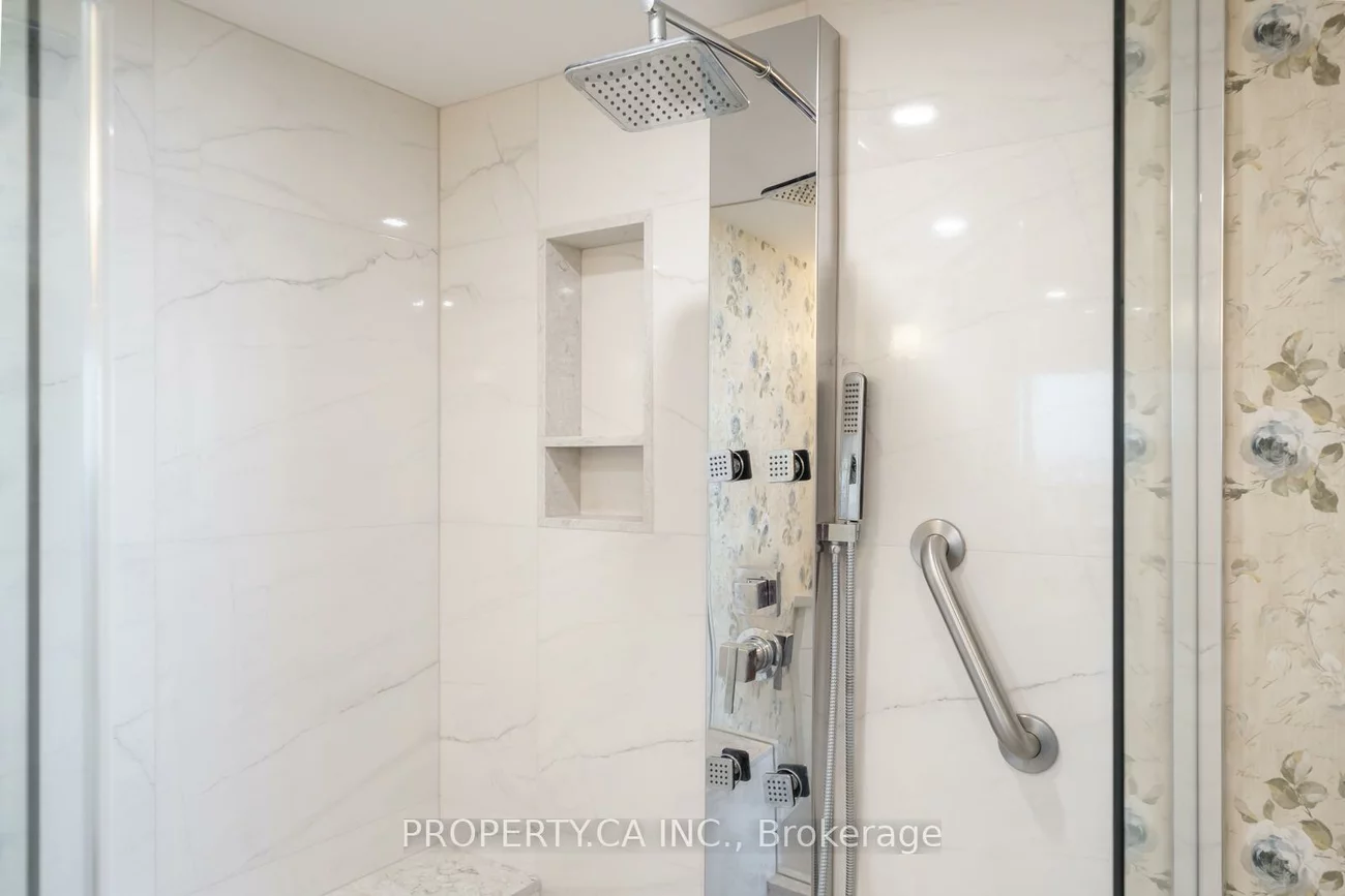 7460, Bathurst, Brownridge, Vaughan