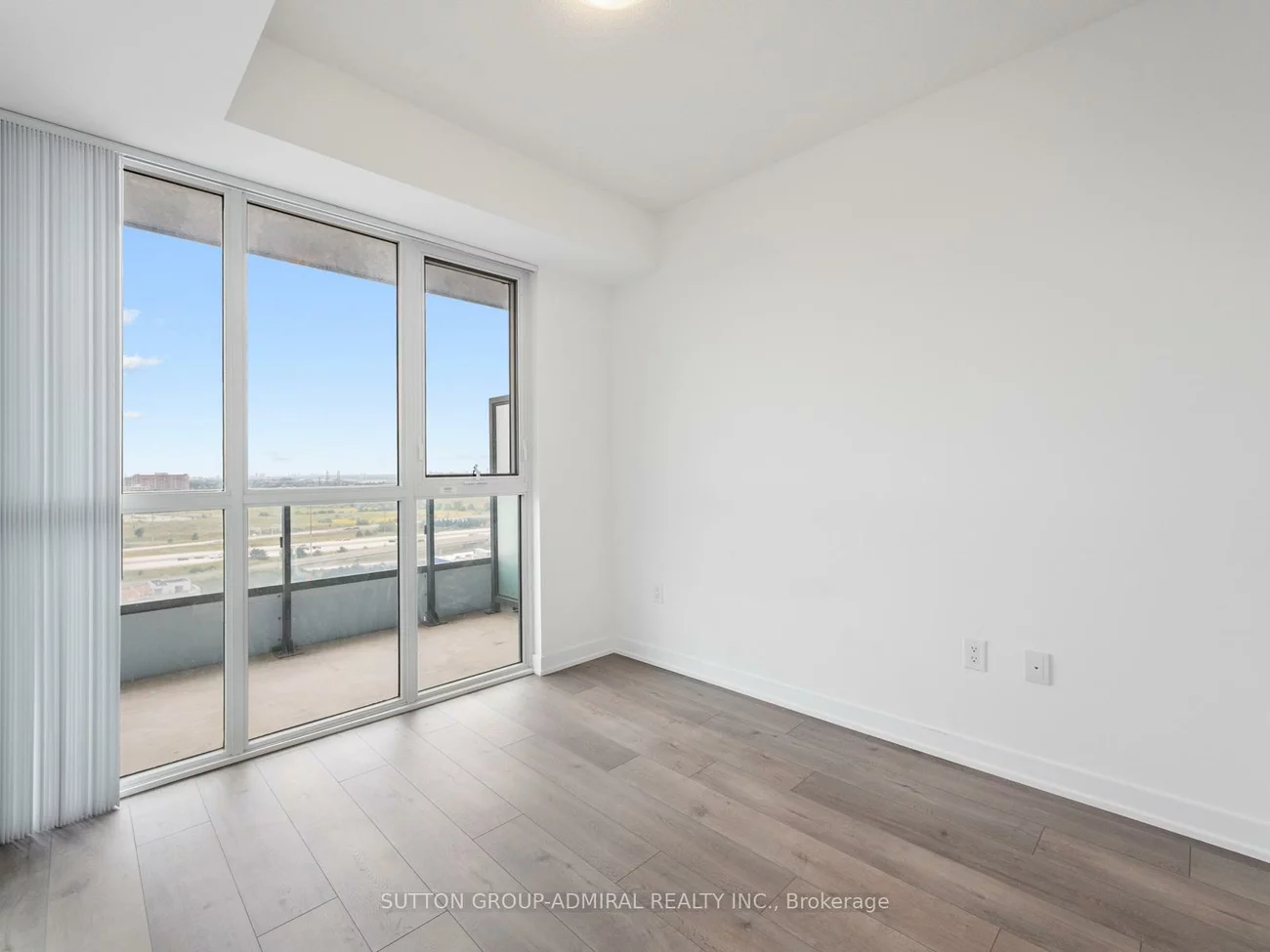10, Honeycrisp, Vaughan Corporate Centre, Vaughan