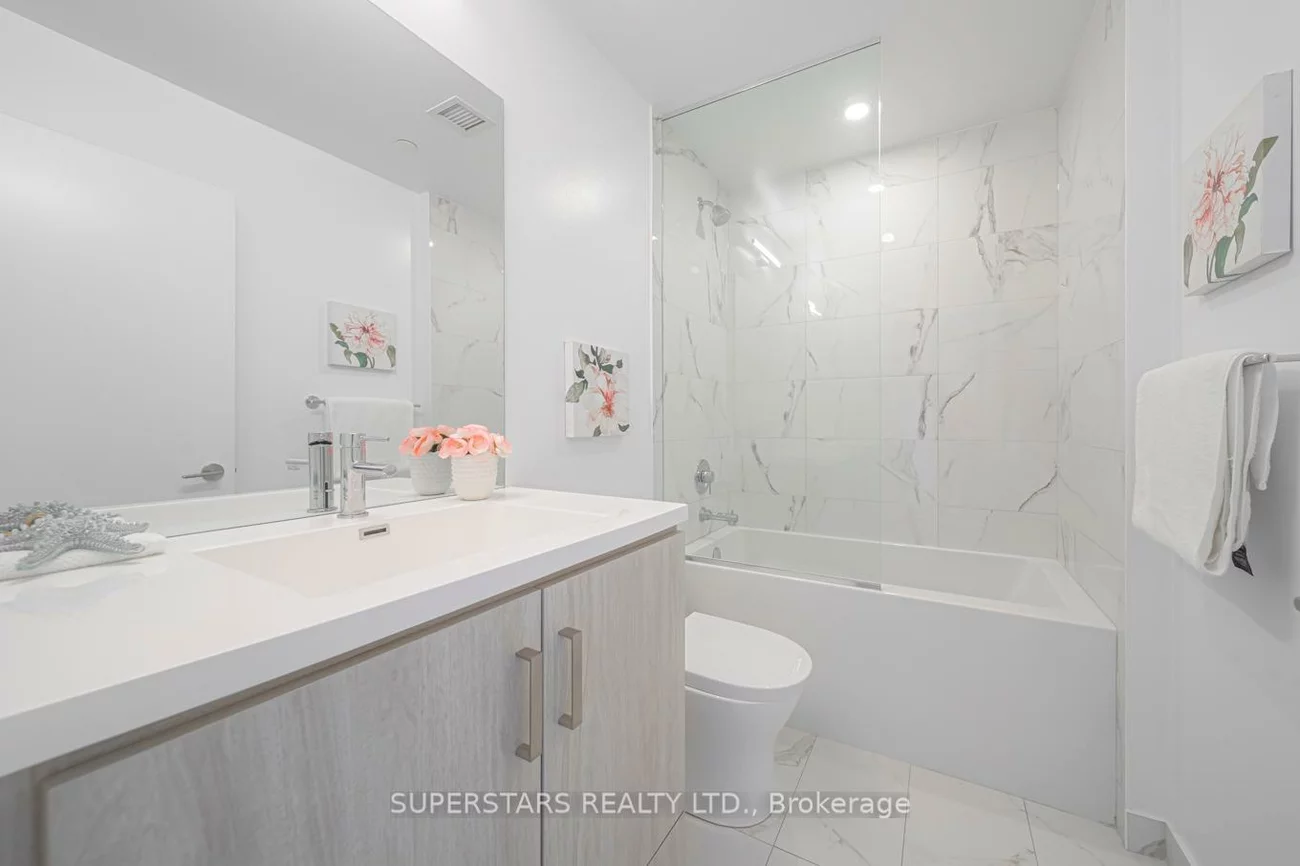 38, Honeycrisp, Vaughan Corporate Centre, Vaughan