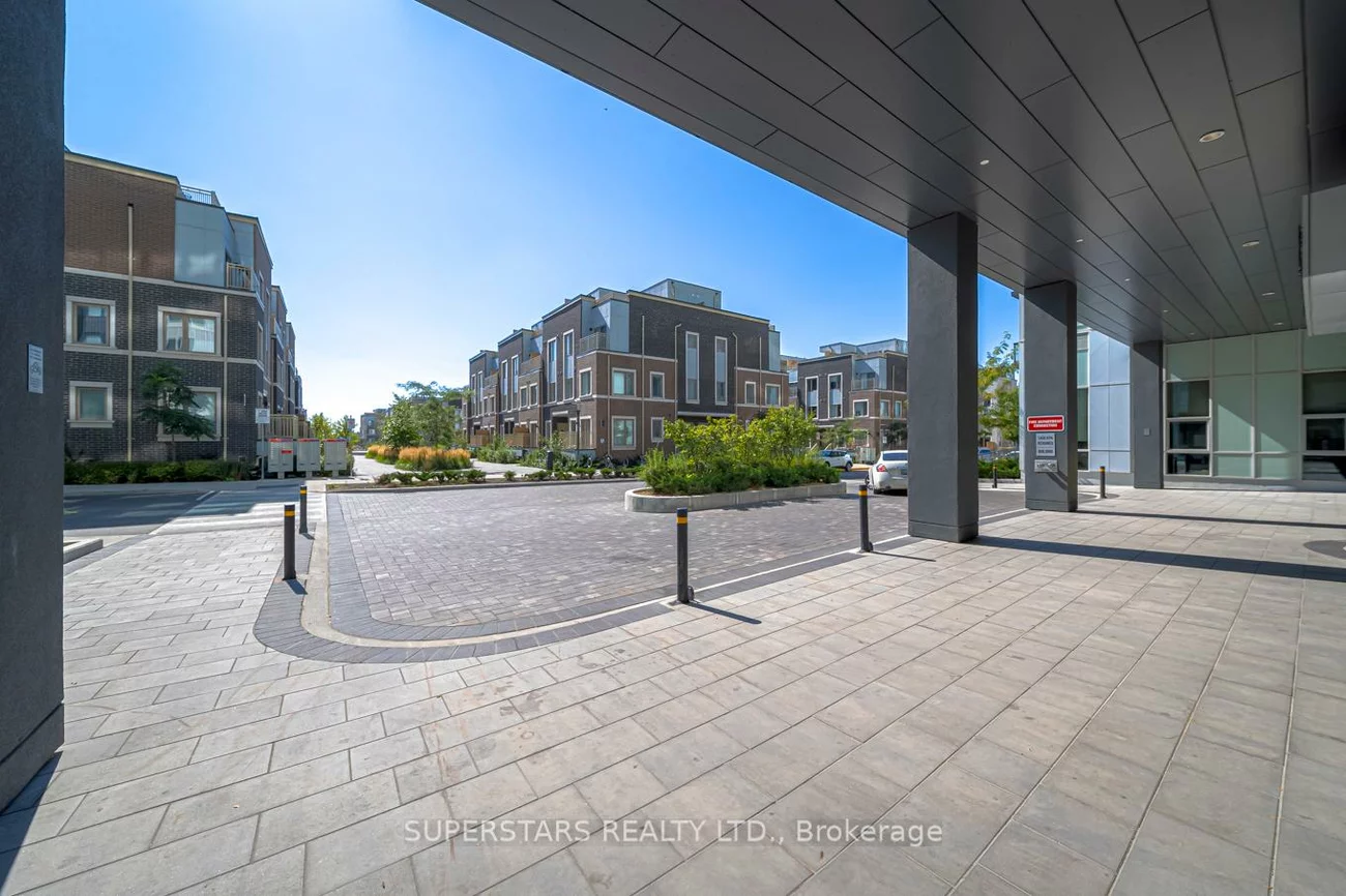 38, Honeycrisp, Vaughan Corporate Centre, Vaughan