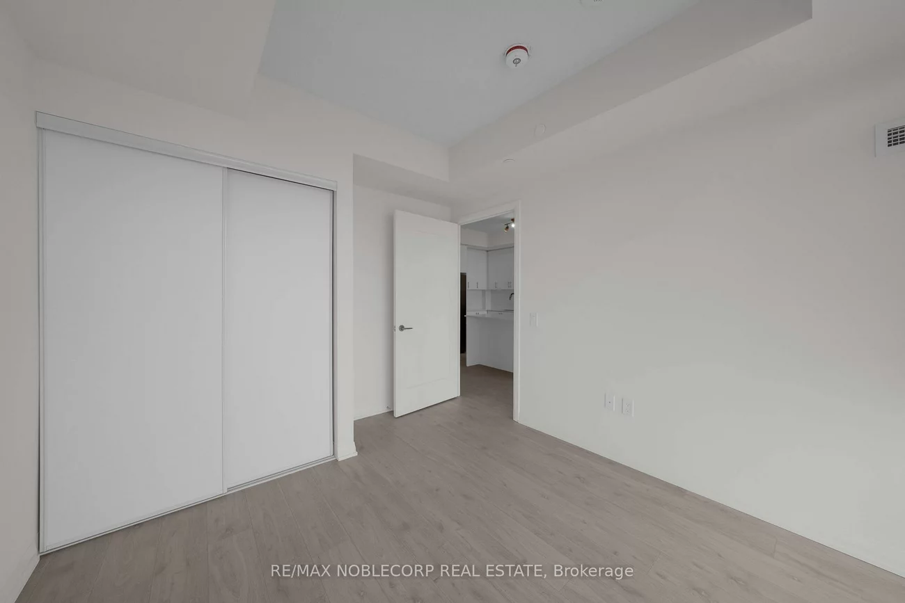 8960, Jane, Vellore Village, Vaughan