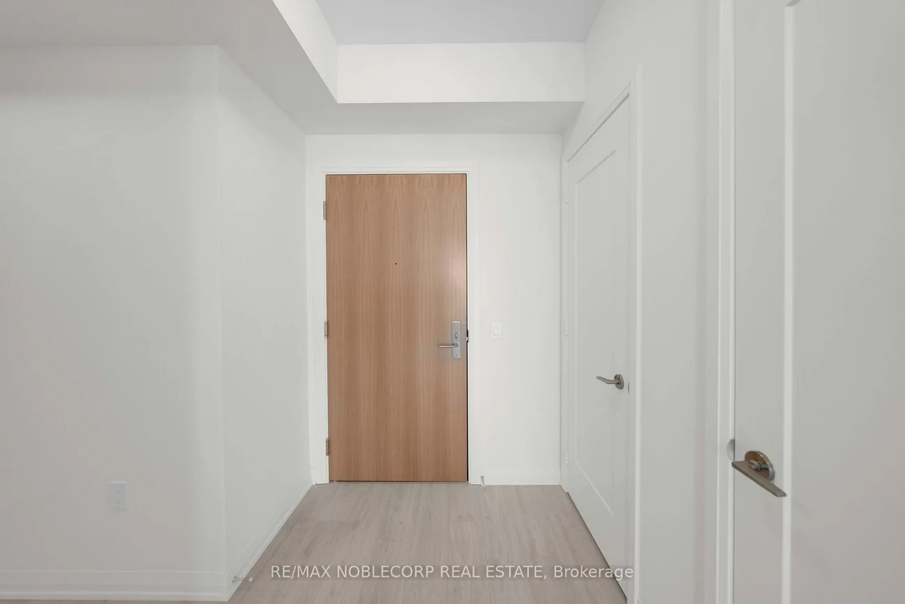 8960, Jane, Vellore Village, Vaughan