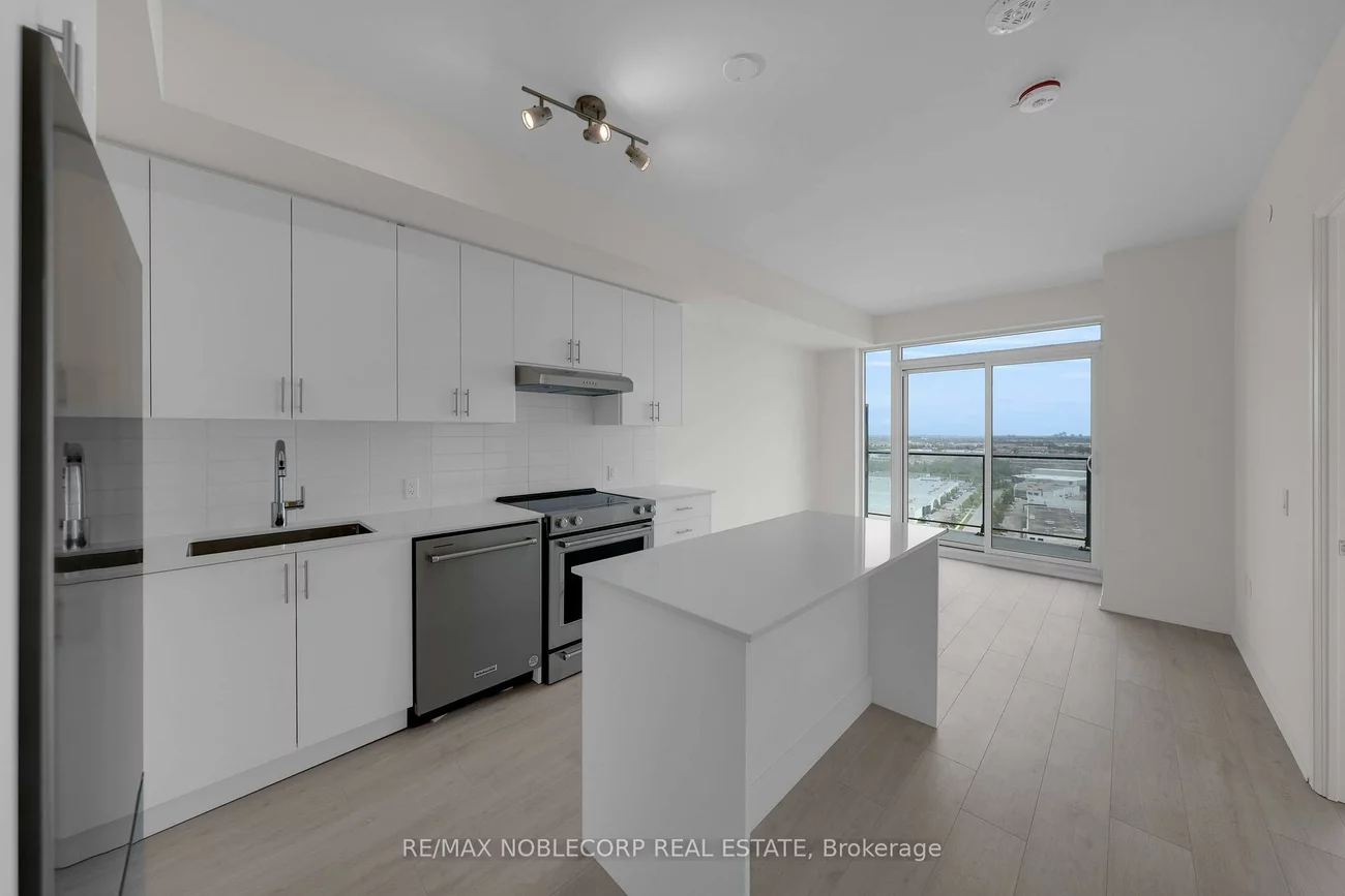 8960, Jane, Vellore Village, Vaughan