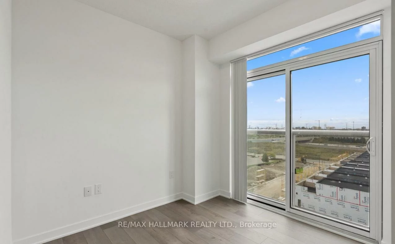 60, Honeycrisp, Vaughan Corporate Centre, Vaughan