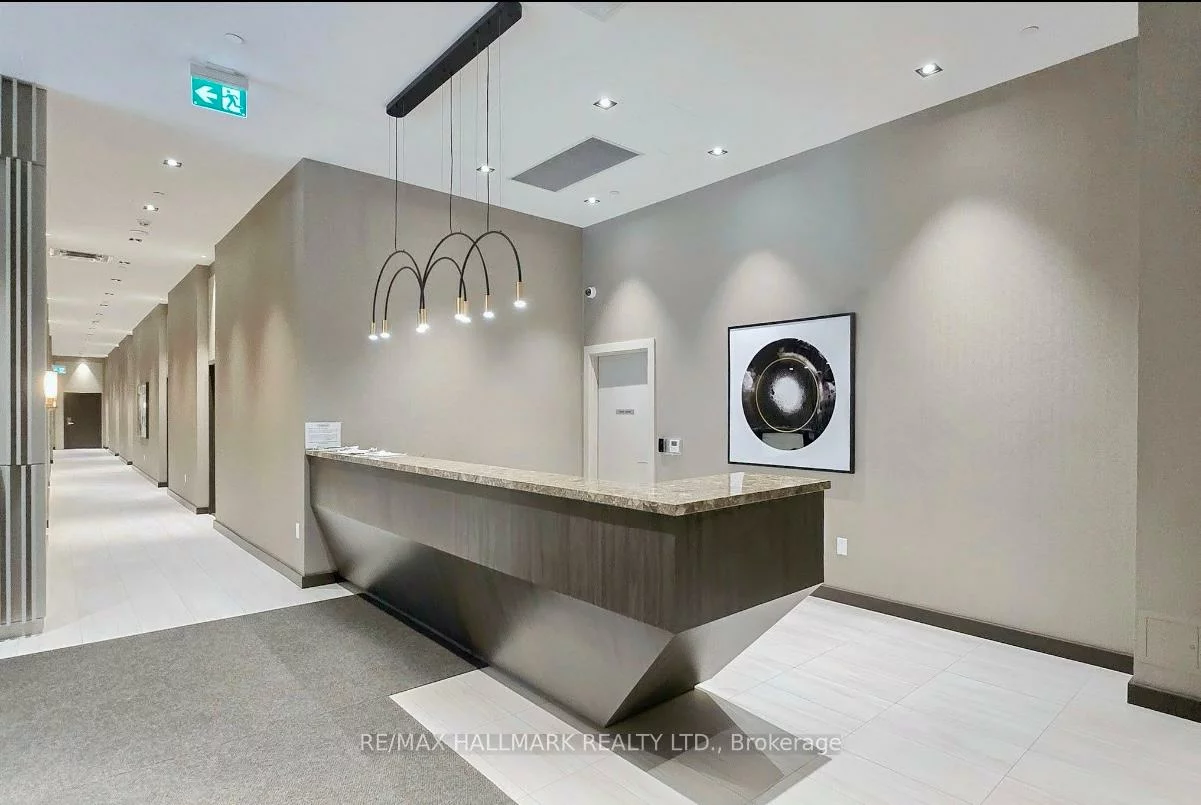 60, Honeycrisp, Vaughan Corporate Centre, Vaughan