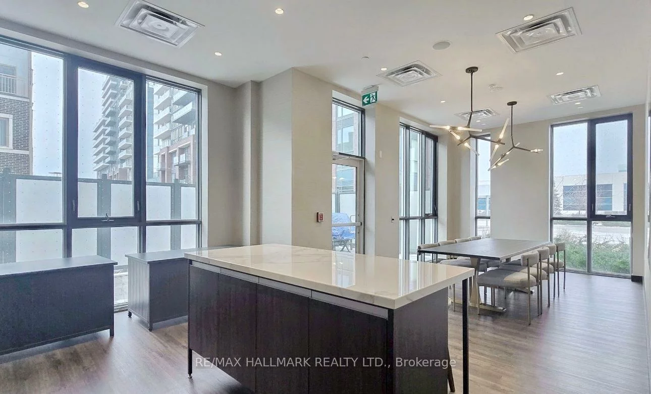 60, Honeycrisp, Vaughan Corporate Centre, Vaughan