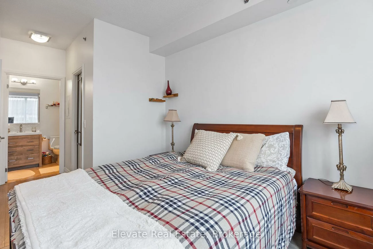 520, Steeles, Crestwood-Springfarm-Yorkhill, Vaughan