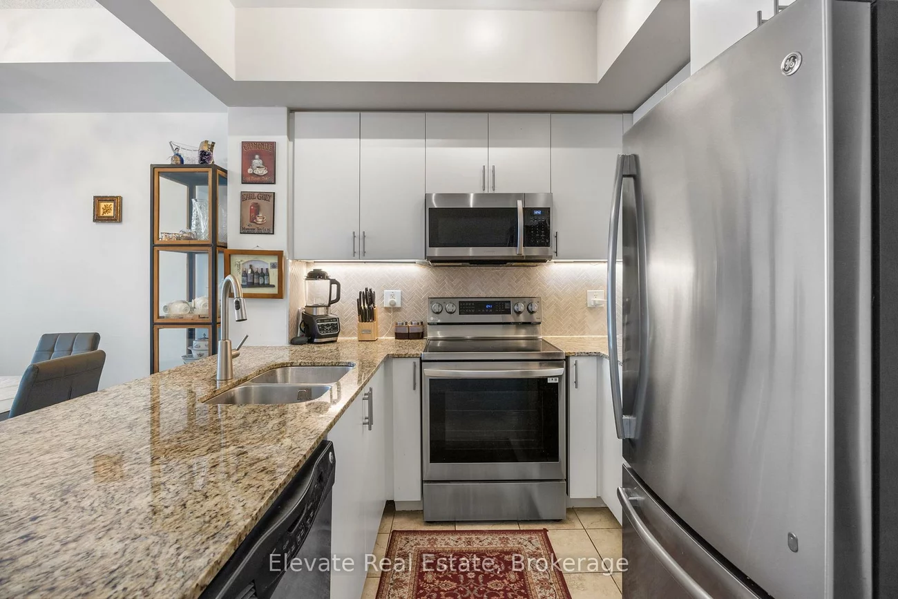520, Steeles, Crestwood-Springfarm-Yorkhill, Vaughan