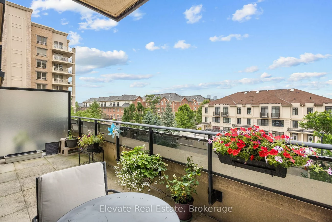 520, Steeles, Crestwood-Springfarm-Yorkhill, Vaughan