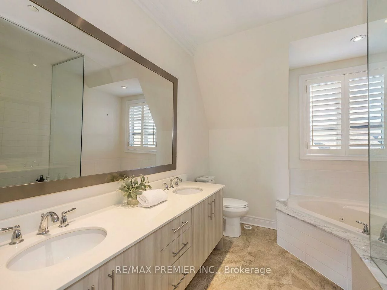 1, Powseland, West Woodbridge, Vaughan
