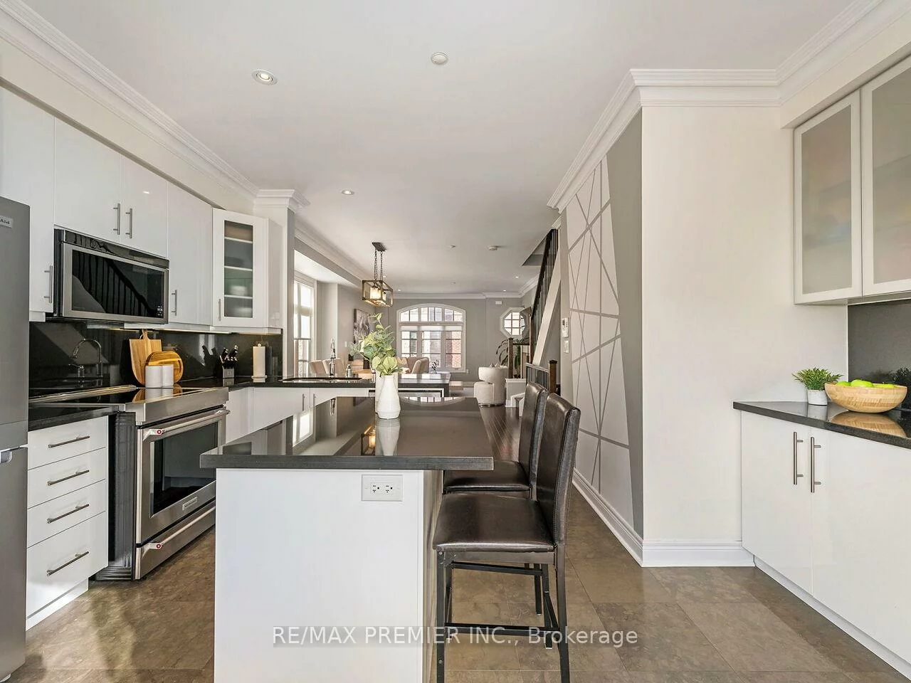 1, Powseland, West Woodbridge, Vaughan
