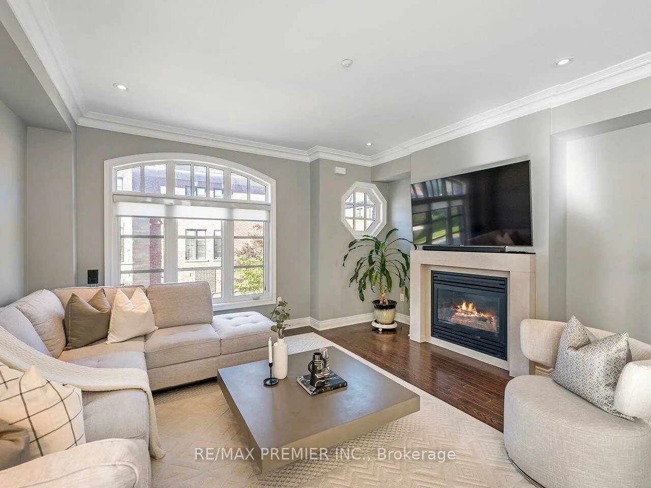 1, Powseland, West Woodbridge, Vaughan