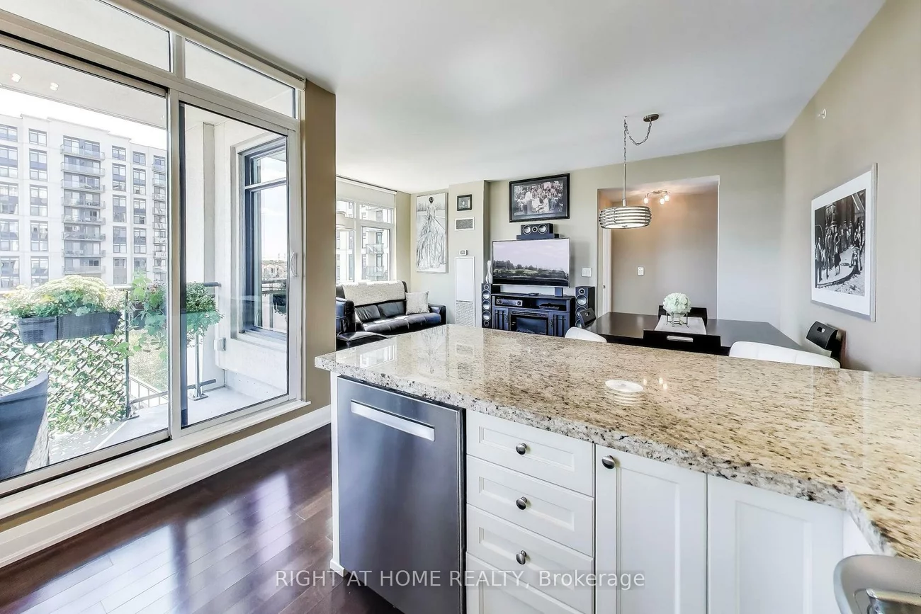 12, Woodstream, Vaughan Grove, Vaughan