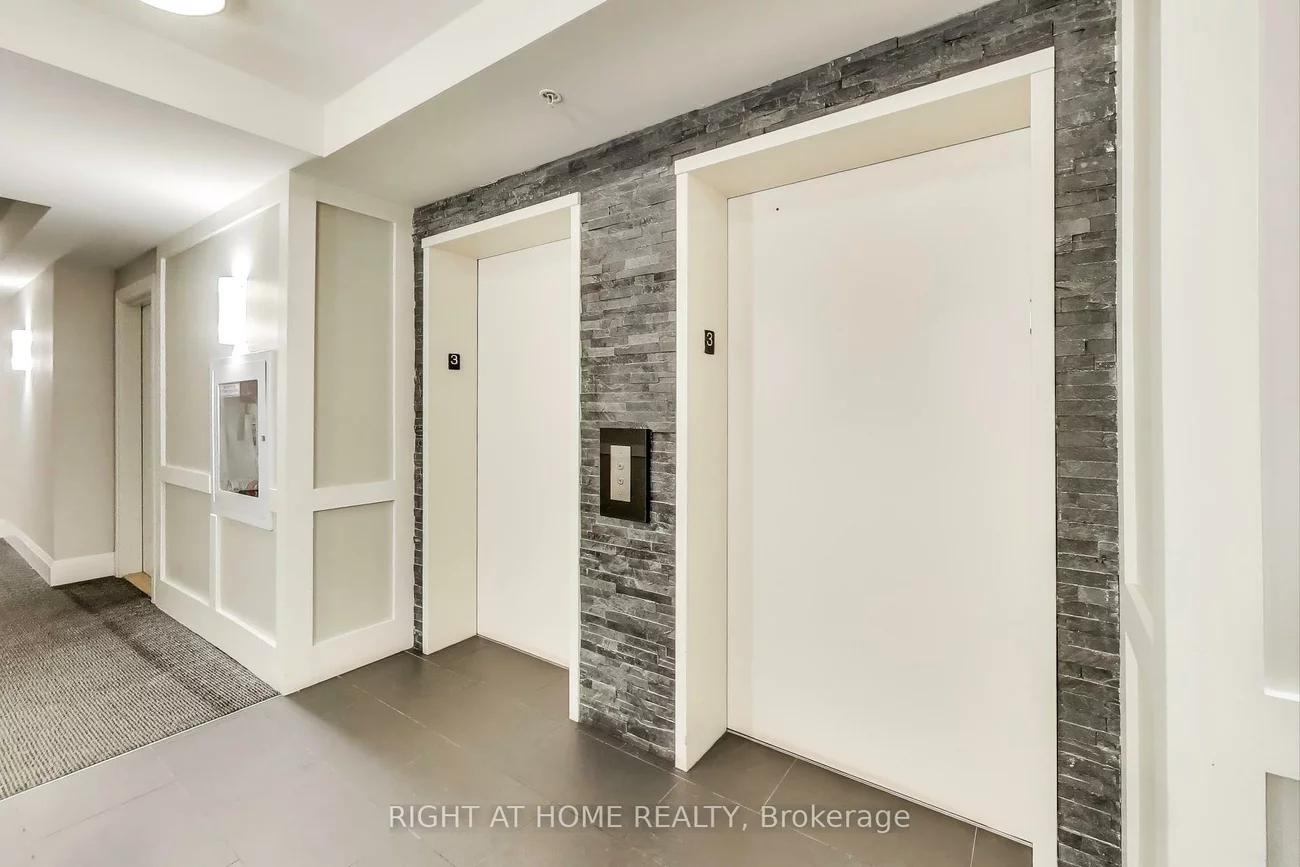 12, Woodstream, Vaughan Grove, Vaughan