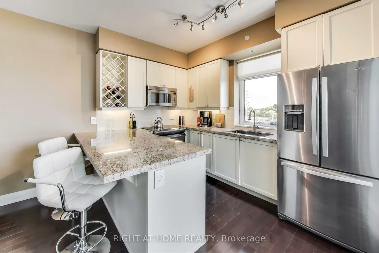 12, Woodstream, Vaughan Grove, Vaughan