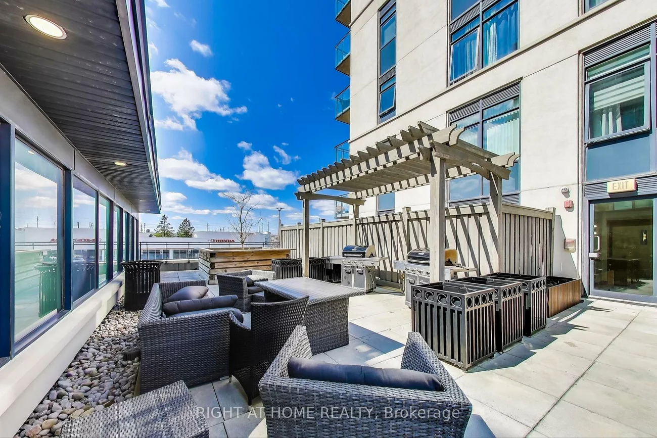 12, Woodstream, Vaughan Grove, Vaughan