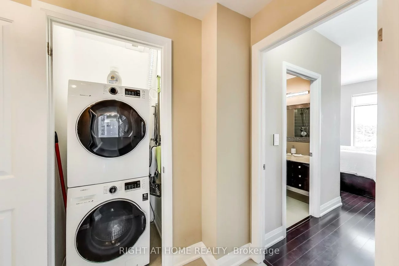 12, Woodstream, Vaughan Grove, Vaughan