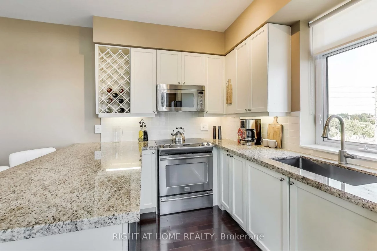 12, Woodstream, Vaughan Grove, Vaughan