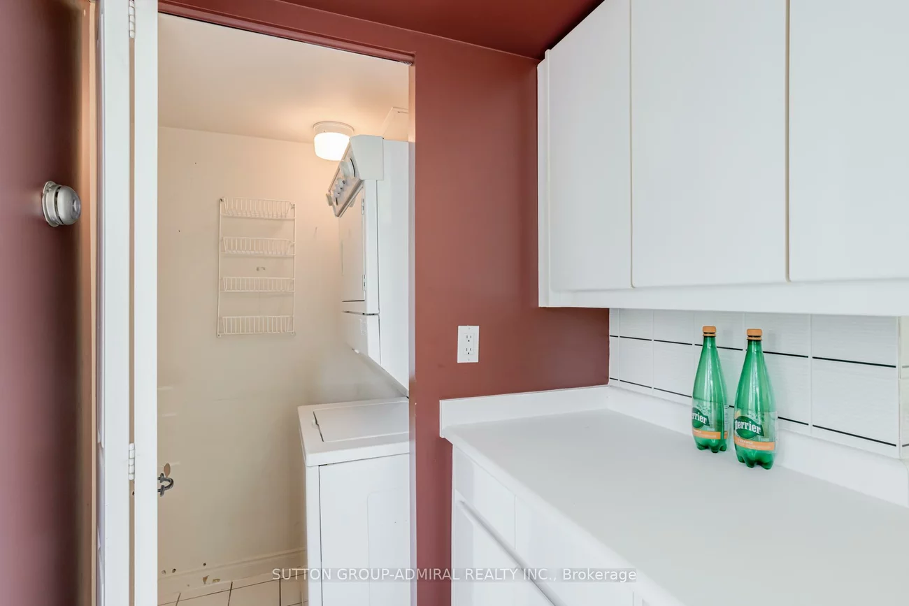 7250, Yonge, Crestwood-Springfarm-Yorkhill, Vaughan