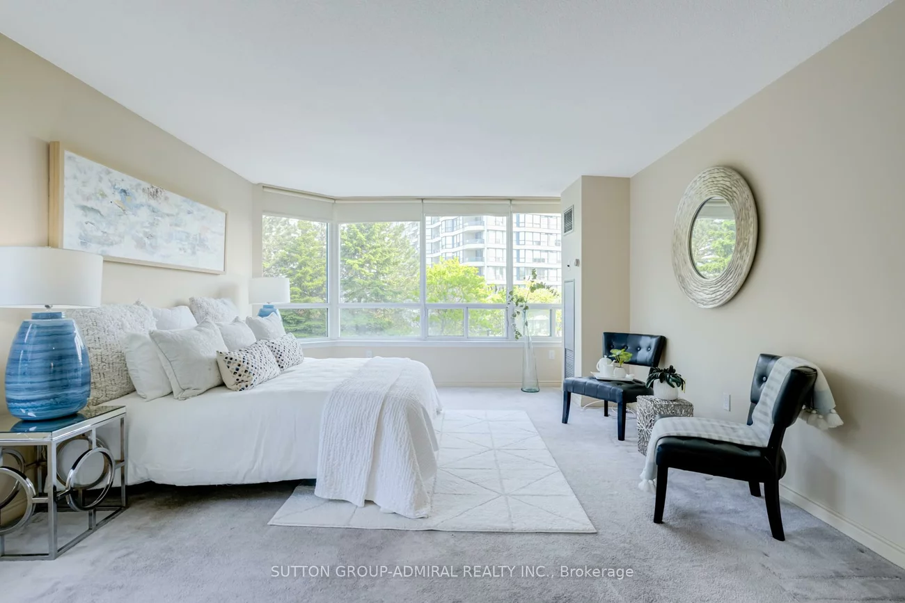 7250, Yonge, Crestwood-Springfarm-Yorkhill, Vaughan