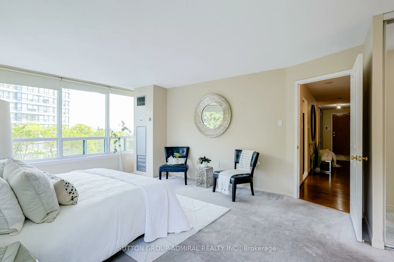 7250, Yonge, Crestwood-Springfarm-Yorkhill, Vaughan