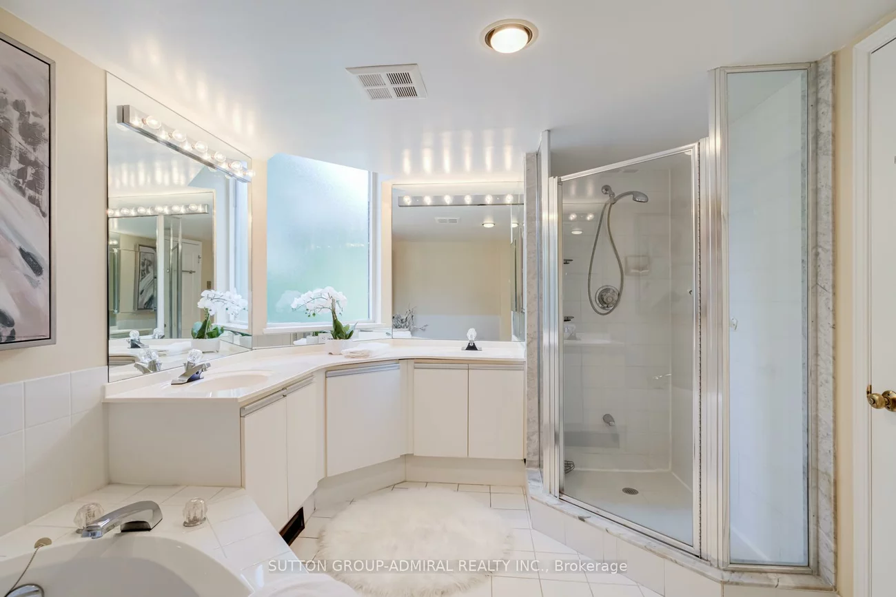 7250, Yonge, Crestwood-Springfarm-Yorkhill, Vaughan