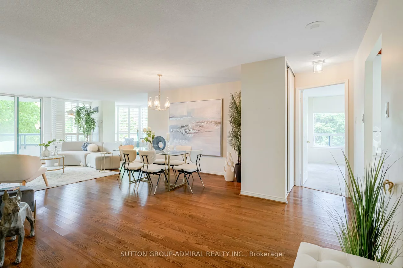 7250, Yonge, Crestwood-Springfarm-Yorkhill, Vaughan