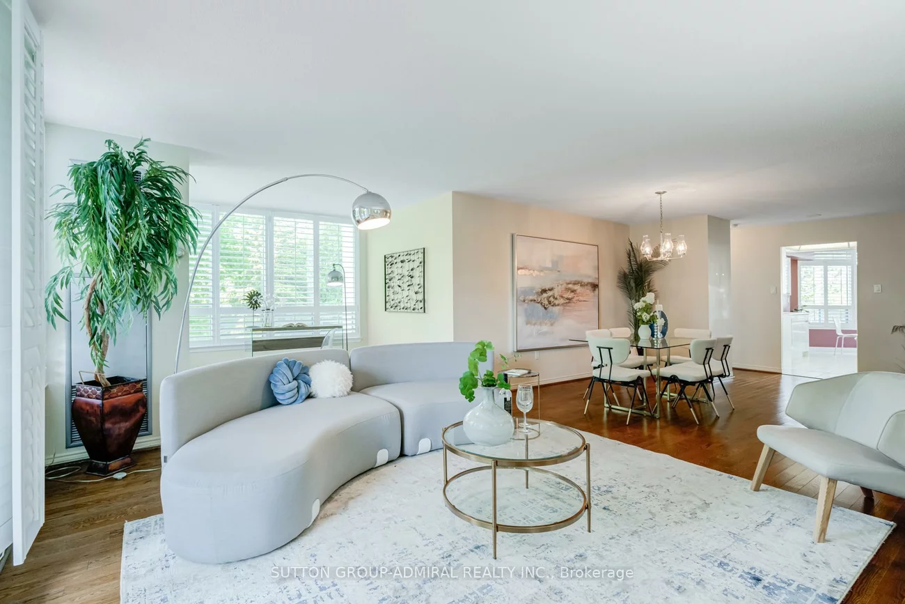 7250, Yonge, Crestwood-Springfarm-Yorkhill, Vaughan