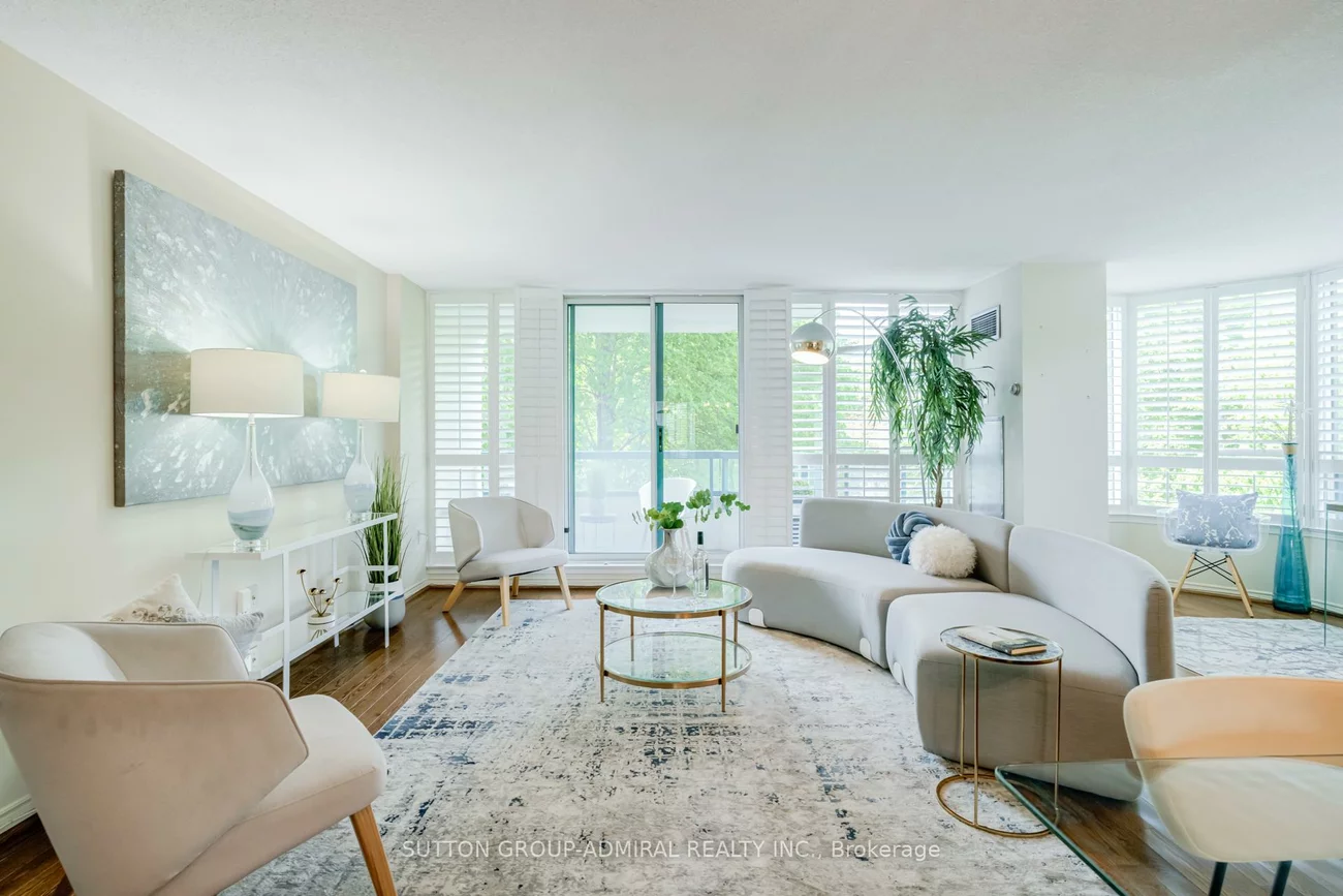 7250, Yonge, Crestwood-Springfarm-Yorkhill, Vaughan
