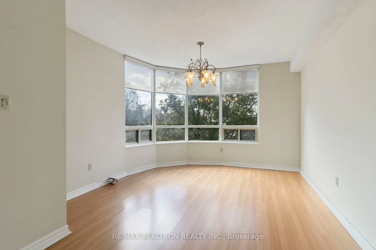 333, Clark, Crestwood-Springfarm-Yorkhill, Vaughan
