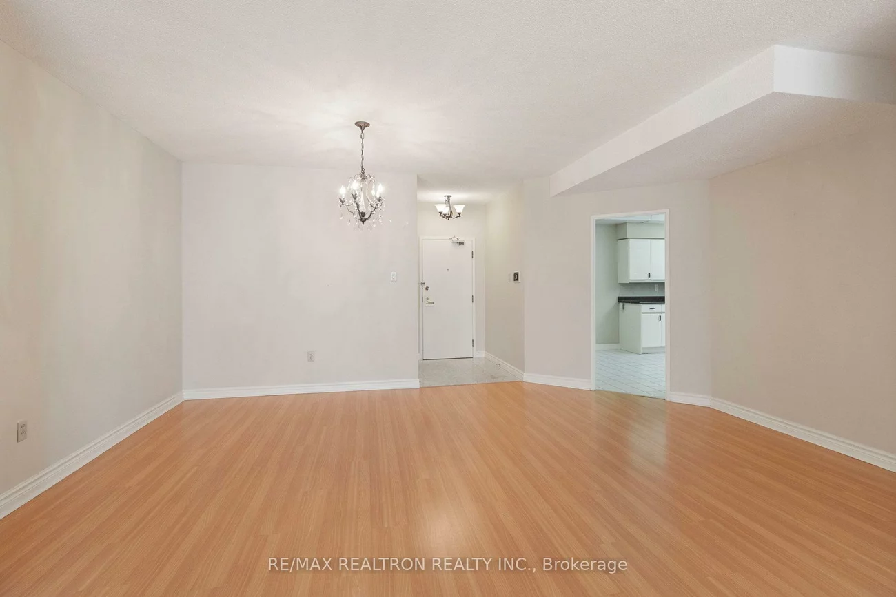 333, Clark, Crestwood-Springfarm-Yorkhill, Vaughan