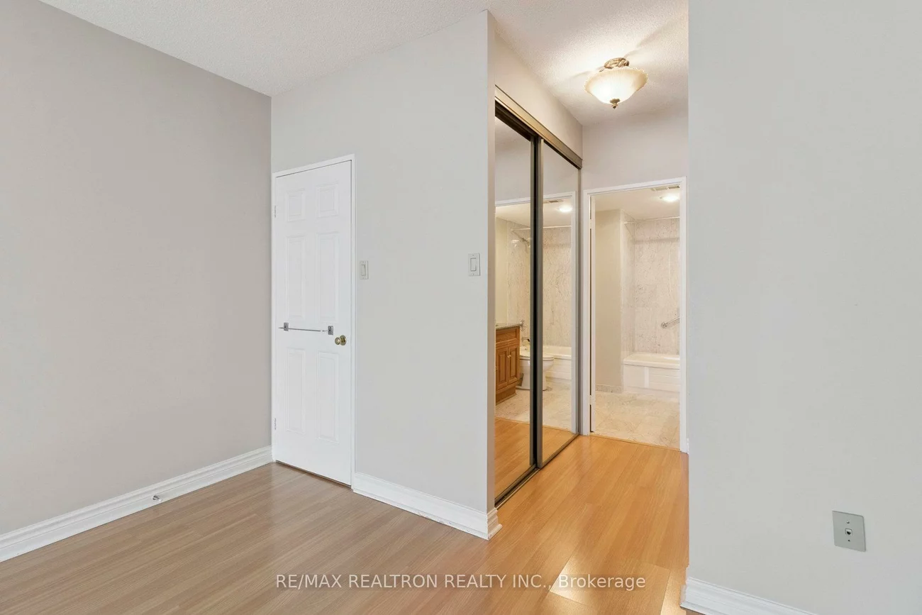 333, Clark, Crestwood-Springfarm-Yorkhill, Vaughan
