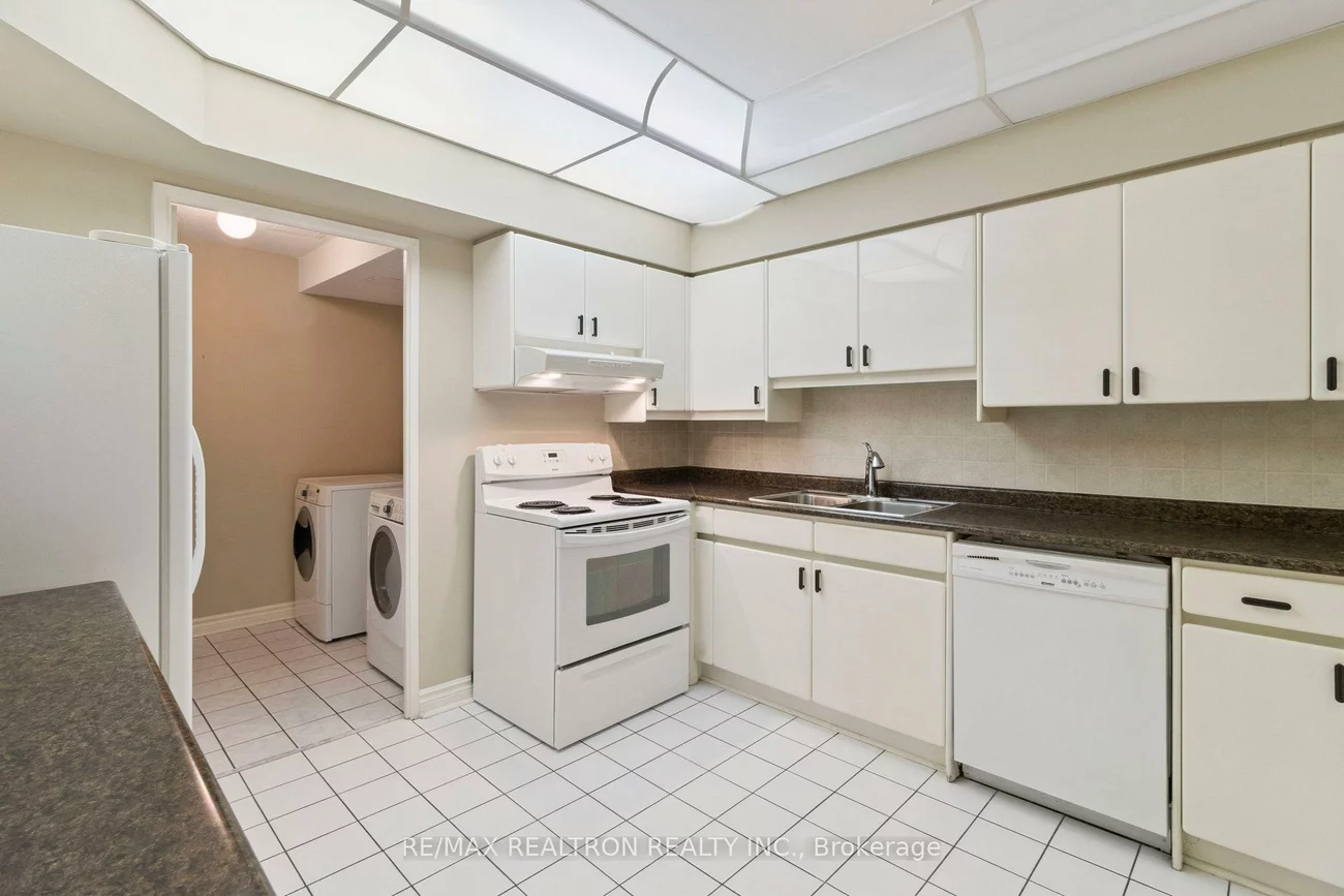 333, Clark, Crestwood-Springfarm-Yorkhill, Vaughan