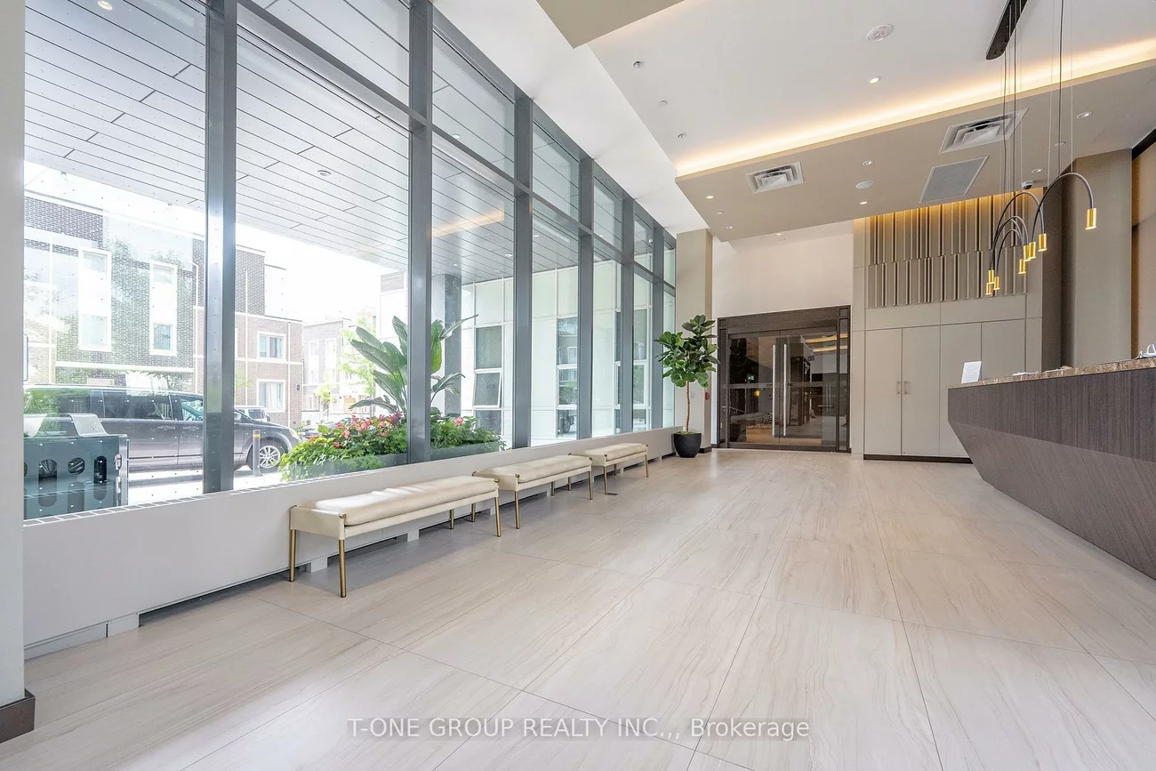 38, Honeycrisp, Vaughan Corporate Centre, Vaughan